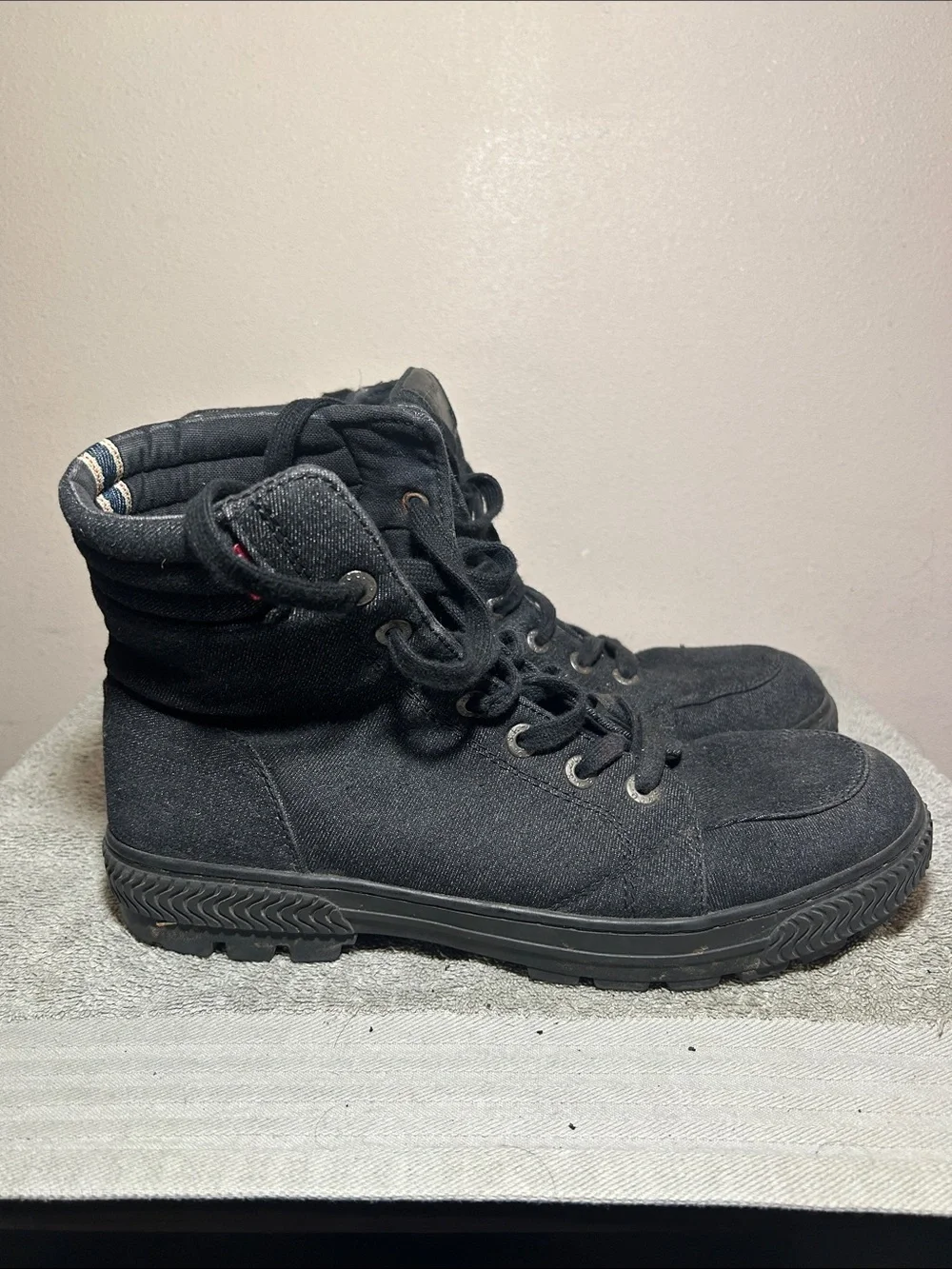 Levi's Men's Black High-Top Canvas Boots